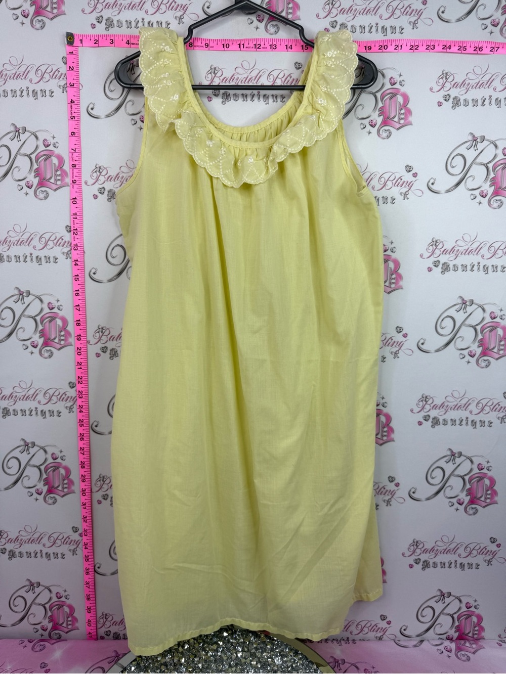 Dress vintage  Sleeveless Pale Yellow Ruffle-Collar Midi Dress
